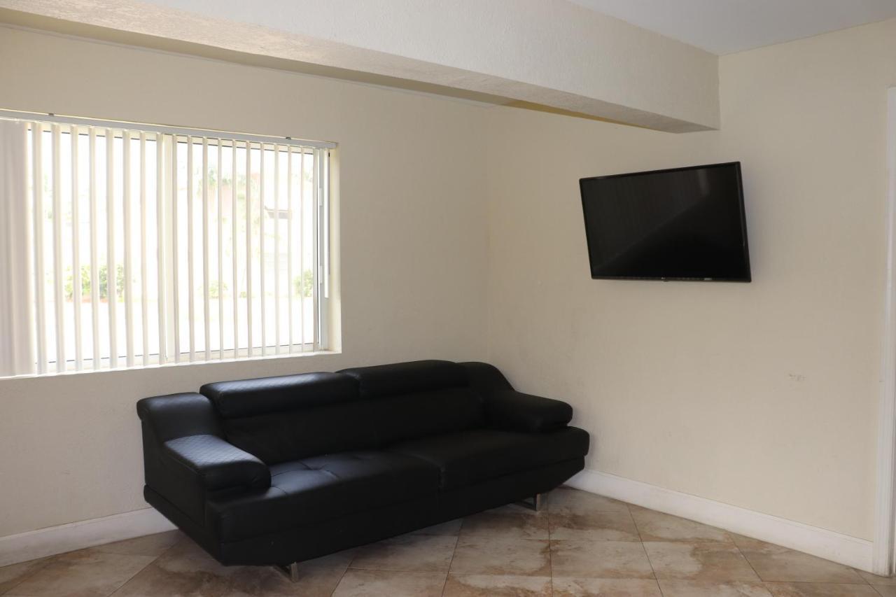Curtis Inn & Suites Hollywood Eksteriør bilde