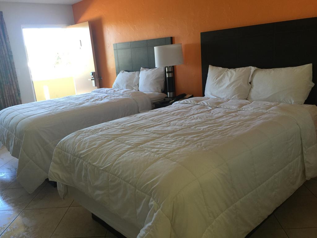 Curtis Inn & Suites Hollywood Eksteriør bilde