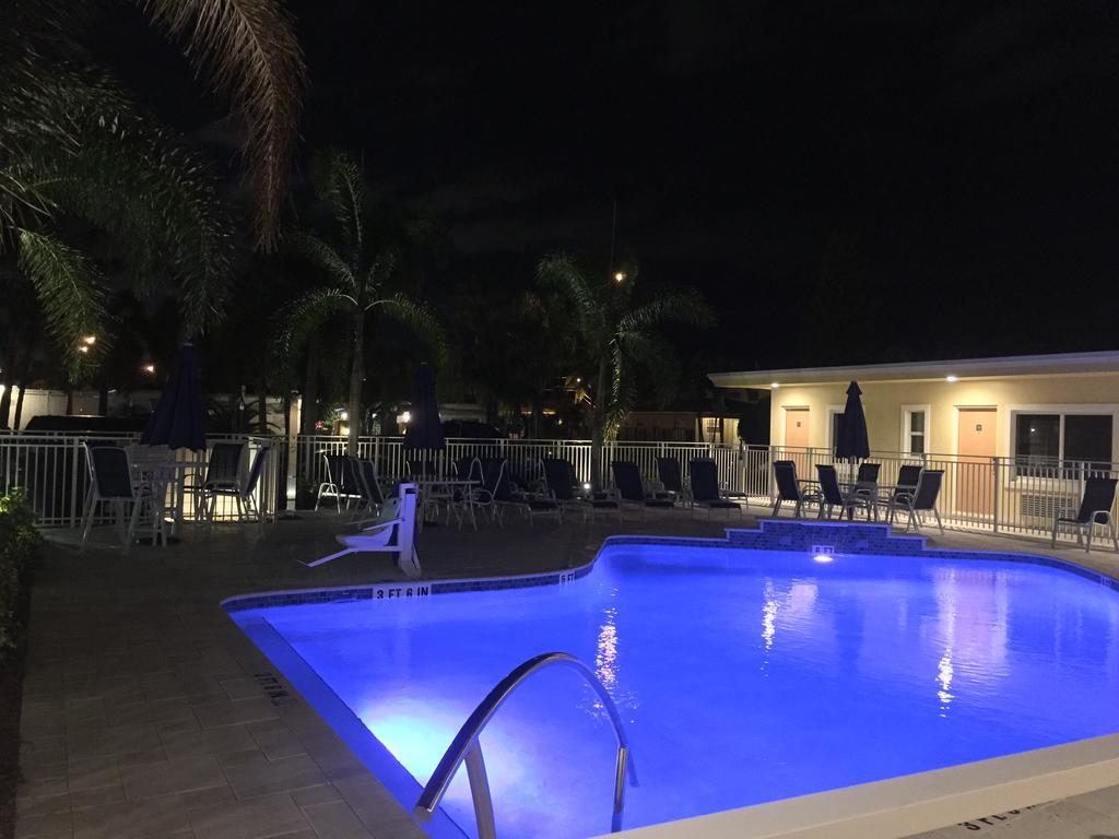 Curtis Inn & Suites Hollywood Eksteriør bilde